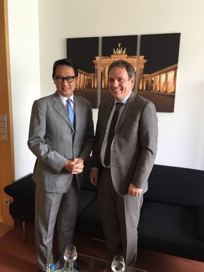 Gesprch mit dem koreanischen Botschafter, S.E. Herrn Arif Havas Oegroseno